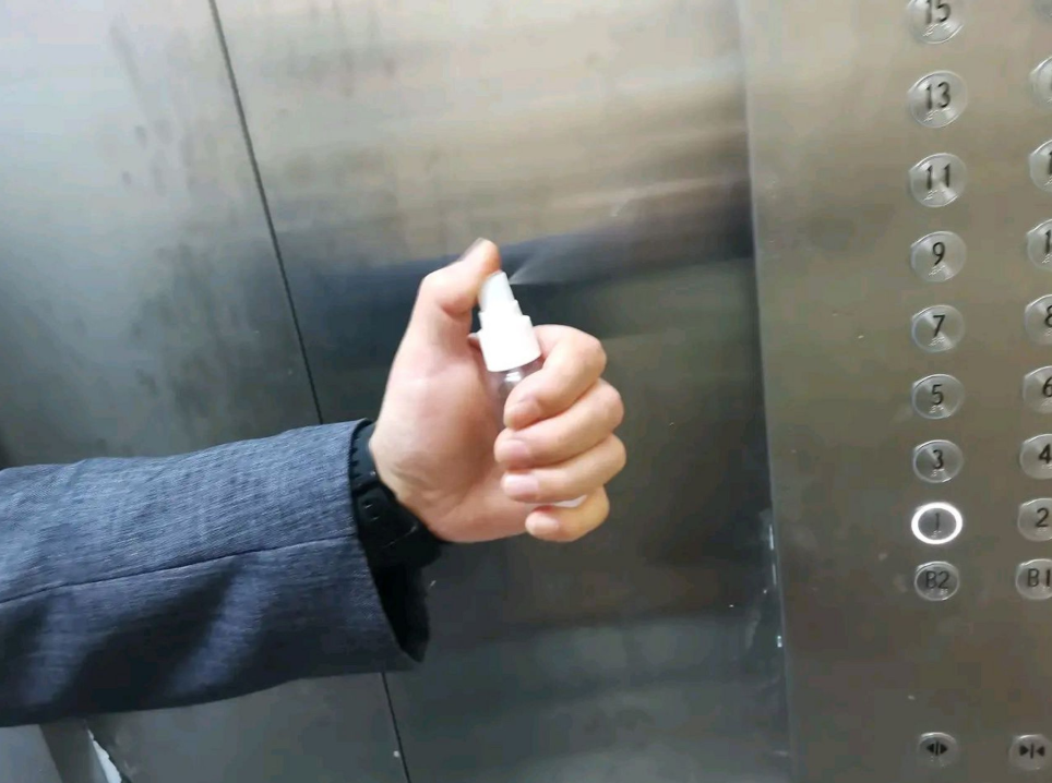 75酒精喷雾正确用法2.png