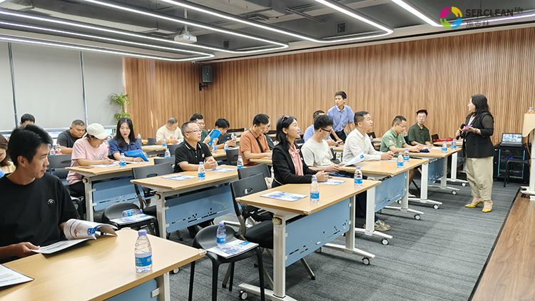 广东省工业和信息化厅2025
年高端装备制造产业集群培育专题研修班一行到访深圳市mk体育实业有限公司开展参观学习活动
