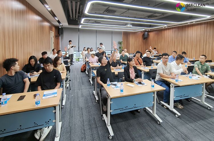 广东省工业和信息化厅2025
年高端装备制造产业集群培育专题研修班一行到访深圳市mk体育实业有限公司开展参观学习活动
