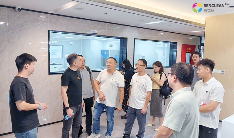 广东省工业和信息化厅2025
年高端装备制造产业集群培育专题研修班一行到访深圳市mk体育实业有限公司开展参观学习活动